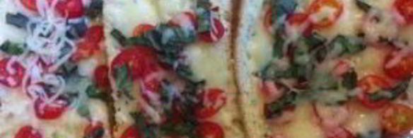 пицца маргарита на хлебе