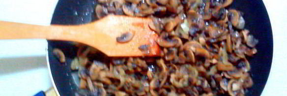 пицца мужской день с ветчиной и грибами