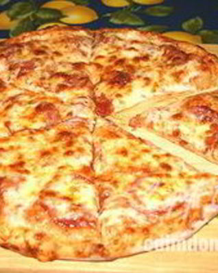 Пицца пепперони с беконом