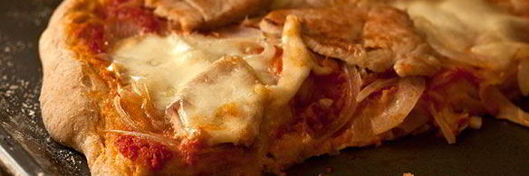 пицца с луком из цельнозерновой муки