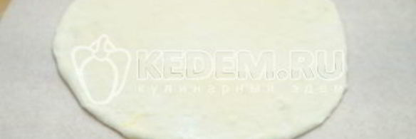 пицца с помидорами