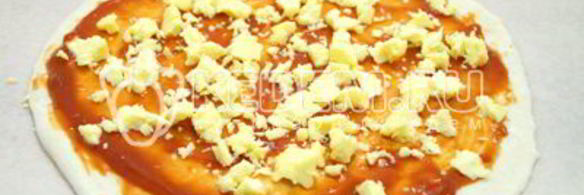 пицца с помидорами