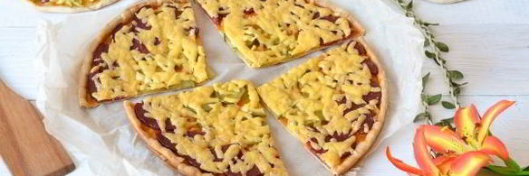 пицца с солеными огурцами