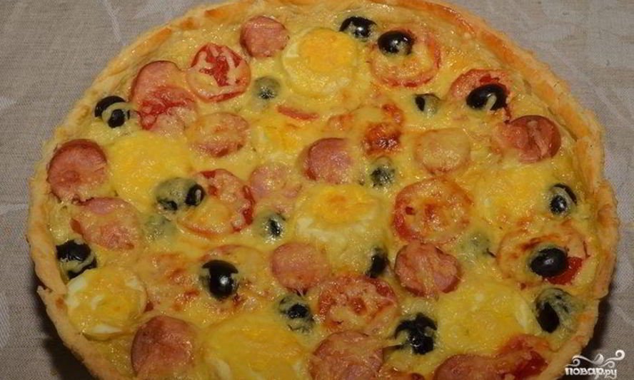 Рецепт пиццы с сосиской и помидорами