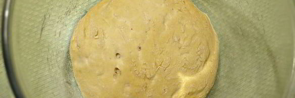 пицца с цветками цукини и лесными грибами