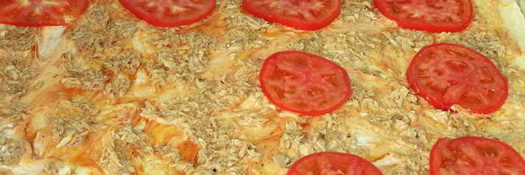 пицца с тунцом