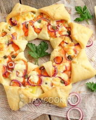 Пицца Солнце с форелью и картофелем