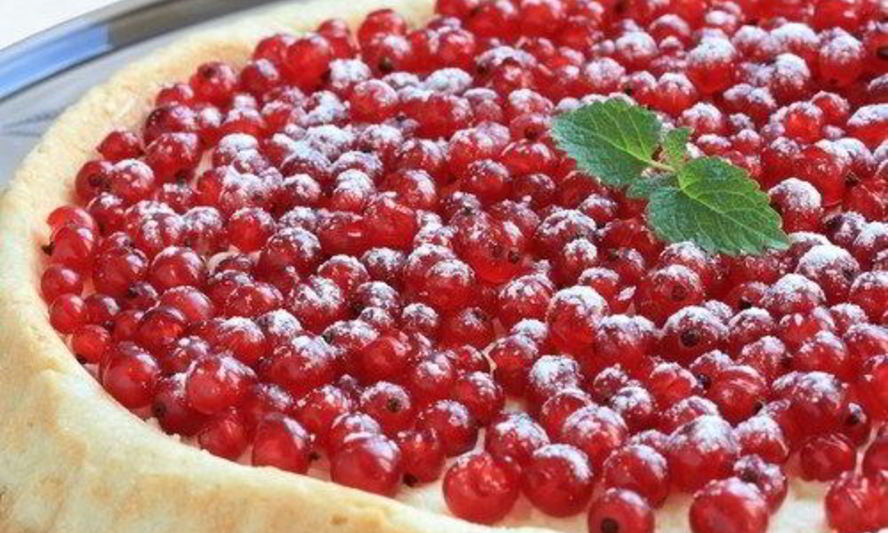 Рецепт сладкой пиццы с красной смородиной