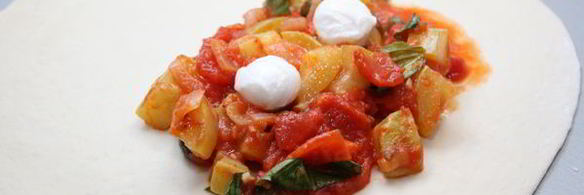 закрытая пицца кальцоне с овощами