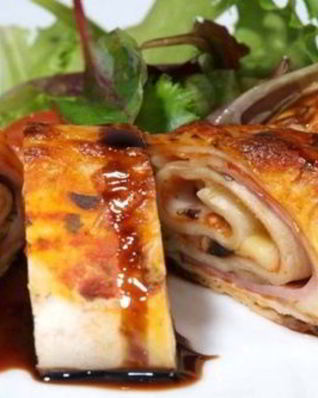 Закусочная пицца-ролл с ананасами