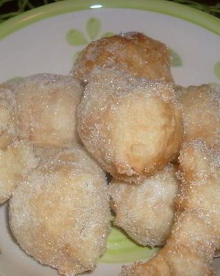 Пончики в сахаре