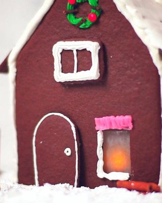 Новогодний пряничный домик