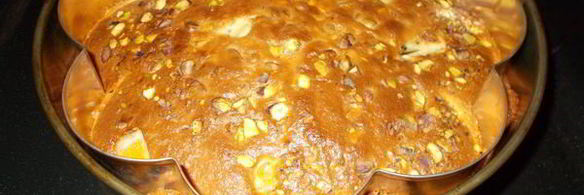 фисташковая шарлотка с персиками