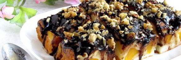 фруктовая шарлотка с шоколадной глазурью