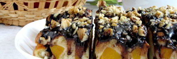 фруктовая шарлотка с шоколадной глазурью