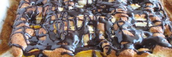 фруктовая шарлотка с шоколадной глазурью