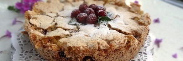 меренговая шарлотка с малиной и белым шоколадом