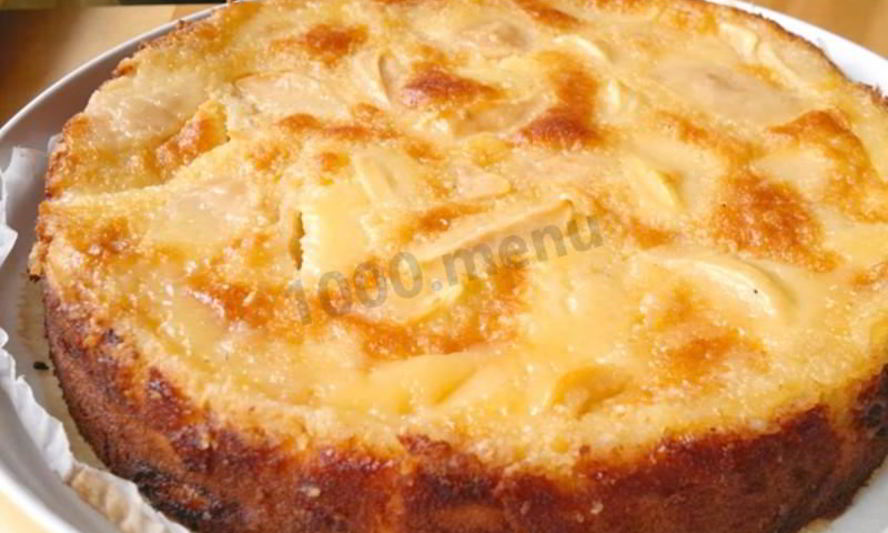 Рецепт шарлотки на молоке с яблоками