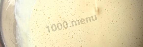 шарлотка на молоке с яблоками