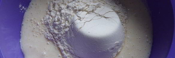 шарлотка на сметане с яблоками