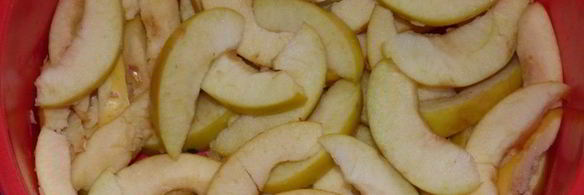 шарлотка на сметане с яблоками