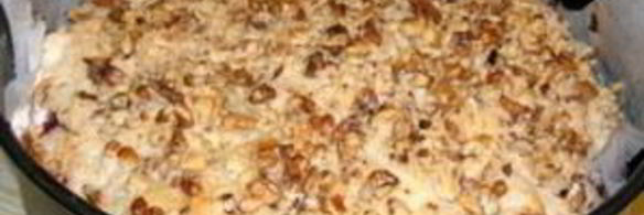 шарлотка с брусникой и яблоками