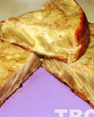 Шарлотка с яблоками и с творогом