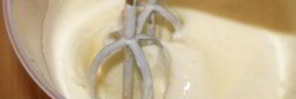 шарлотка с яблоками и смородиной