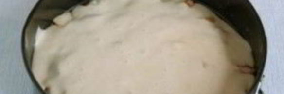 шарлотка со сгущенкой и яблоками