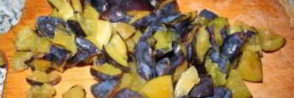 шарлотка со сливами