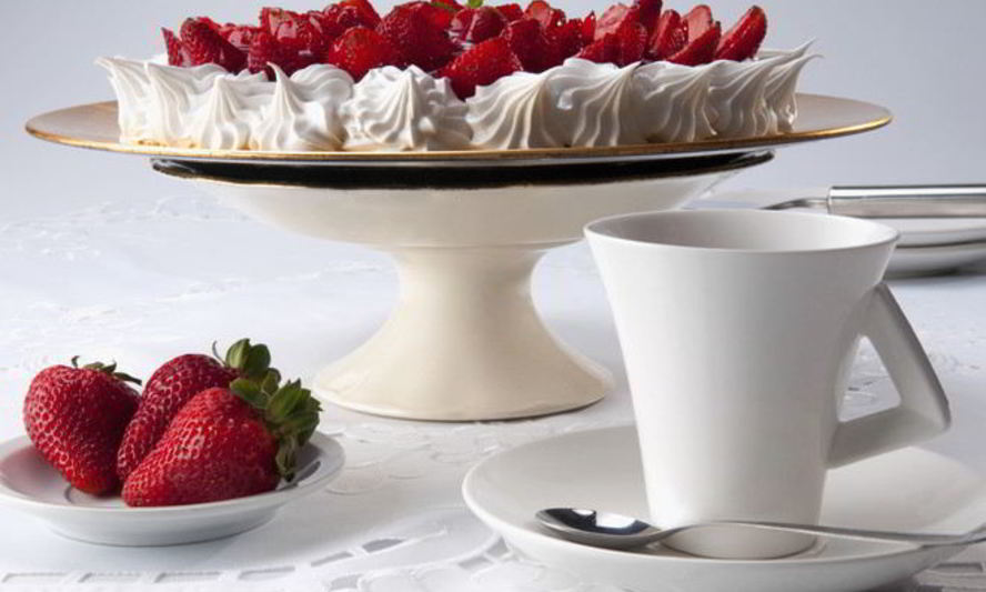 Рецепт шарлотки со свежей клубникой