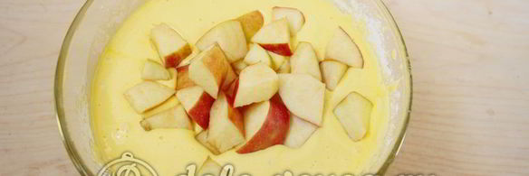 шарлотка со взбитыми сливками