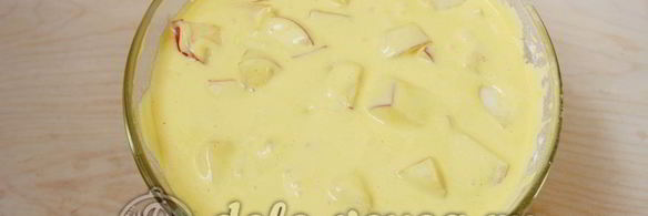 шарлотка со взбитыми сливками