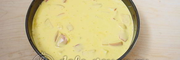 шарлотка со взбитыми сливками