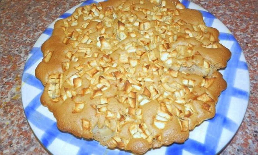 Рецепт шарлотки в микроволновке с яблоками