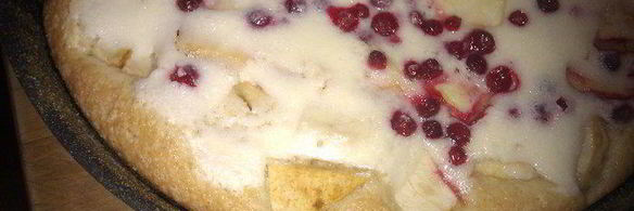 яблочно-брусничная шарлотка