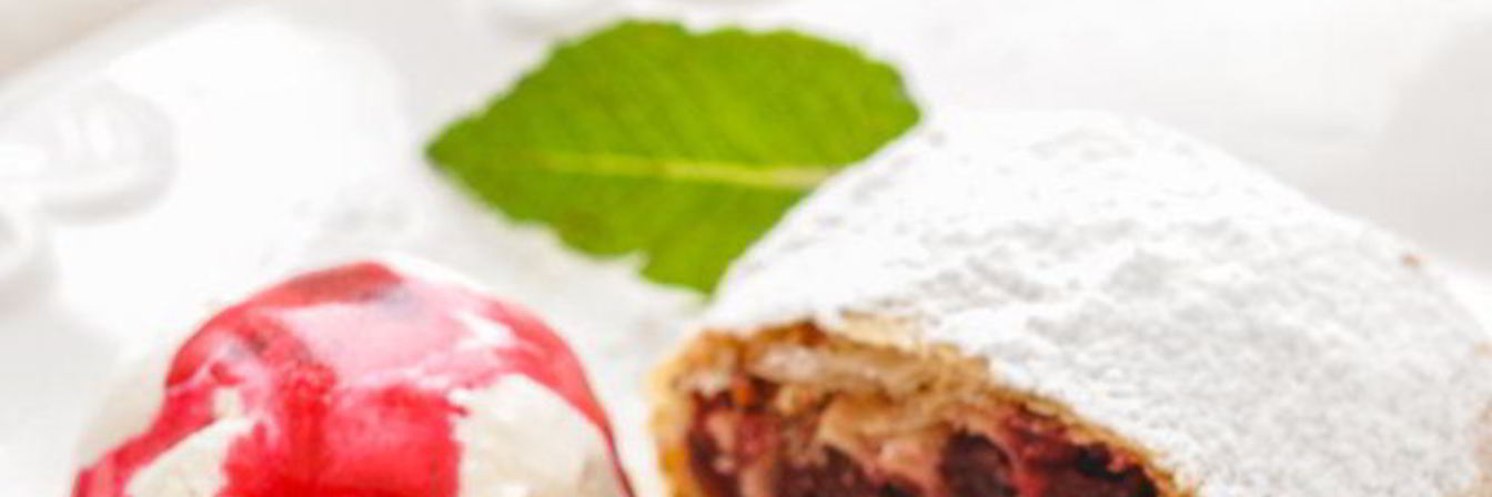 Штрудель с вишней