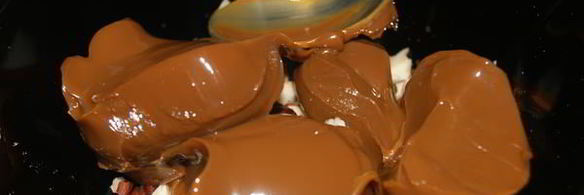 слоеные трубочки с вареной сгущенкой и орехами