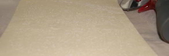 слоеные трубочки с вареной сгущенкой и орехами