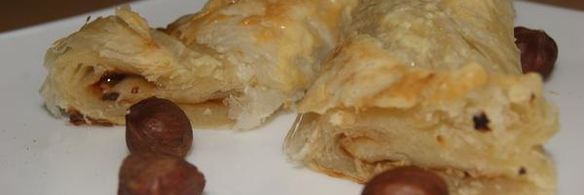 слоеные трубочки с вареной сгущенкой и орехами