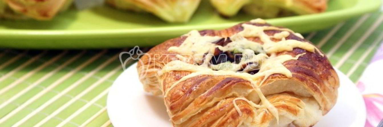 Слойки с баклажанами и сыром