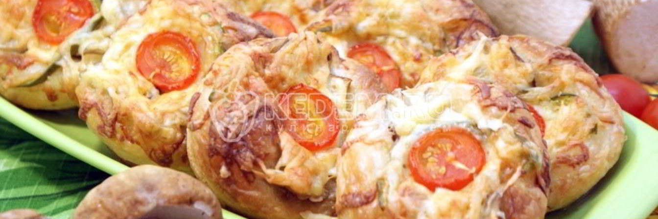 Слойки с белыми грибами и овощами