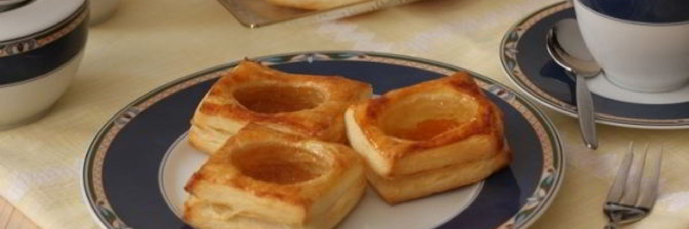 Слойки с джемом