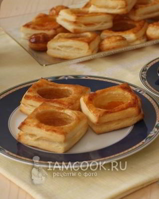Слойки с джемом