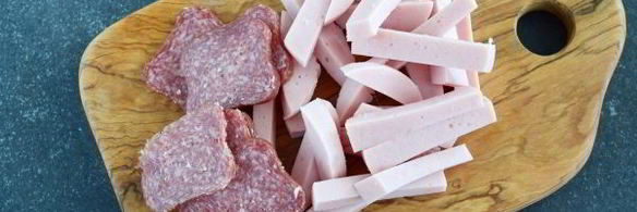 слойки с колбасой и сыром