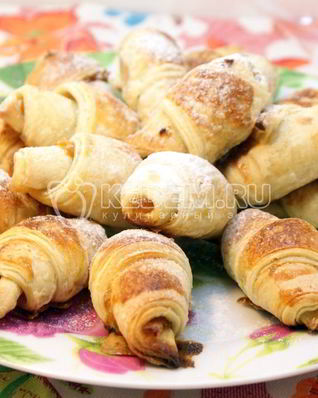 Слойки с курагой