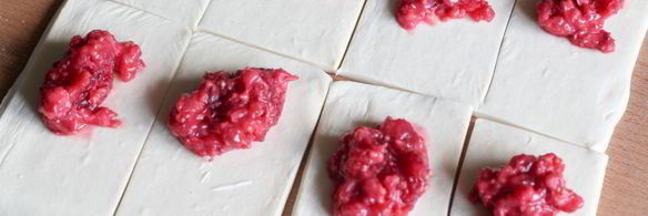 слойки с малиной