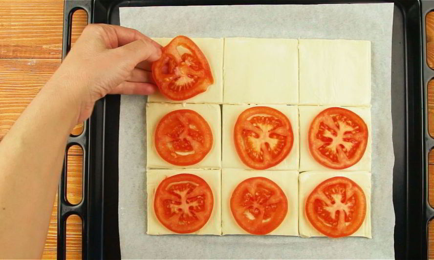 Рецепт слоек с помидорами