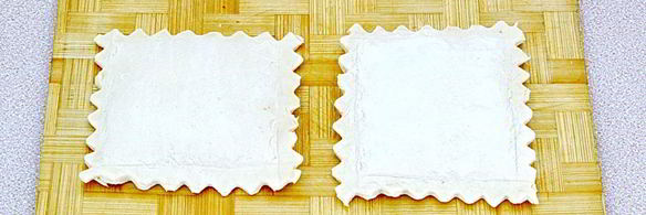 слойки с сосисками