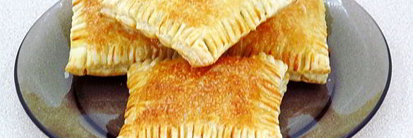 слойки с вареной сгущенкой и орехами